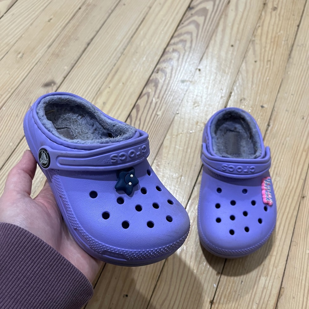 Crocs Classic Lined Clogs Toddler Size C9 Purple Fuzzy Fleece Warm Slip On Shoes